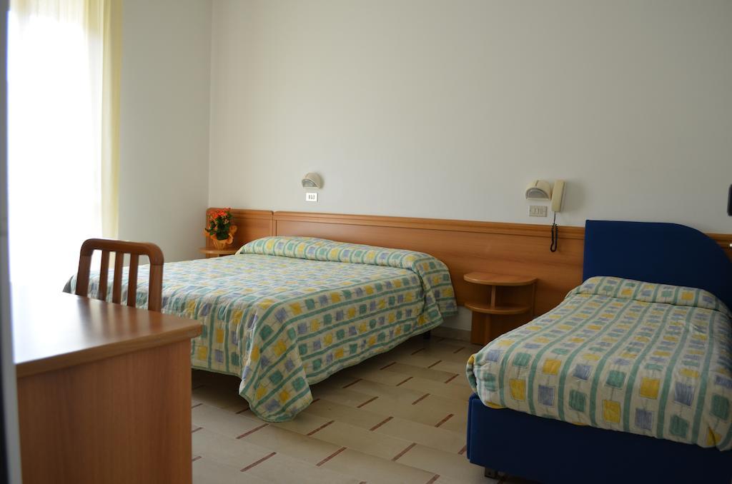 Hotel Zani Cervia Camera foto