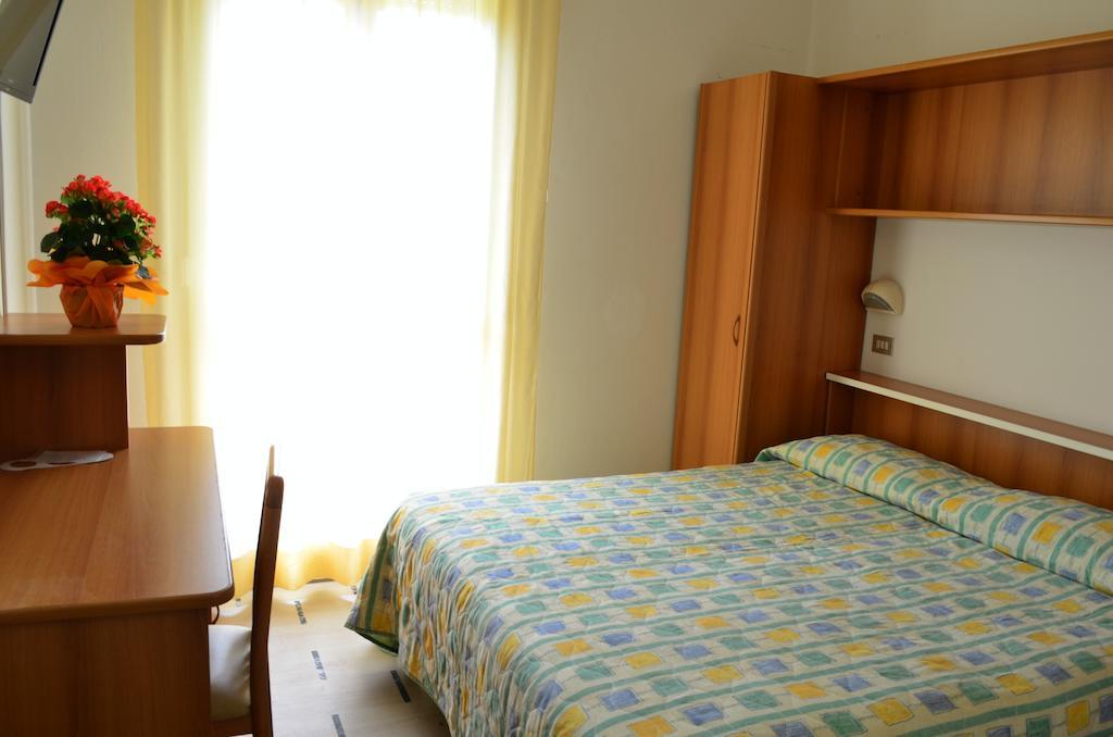 Hotel Zani Cervia Camera foto