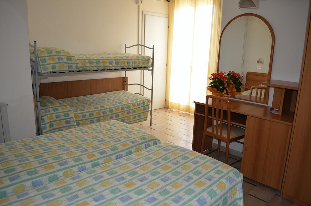 Hotel Zani Cervia Camera foto