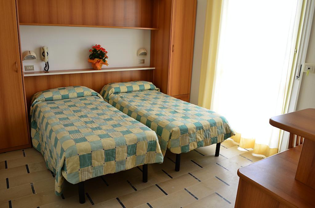 Hotel Zani Cervia Camera foto